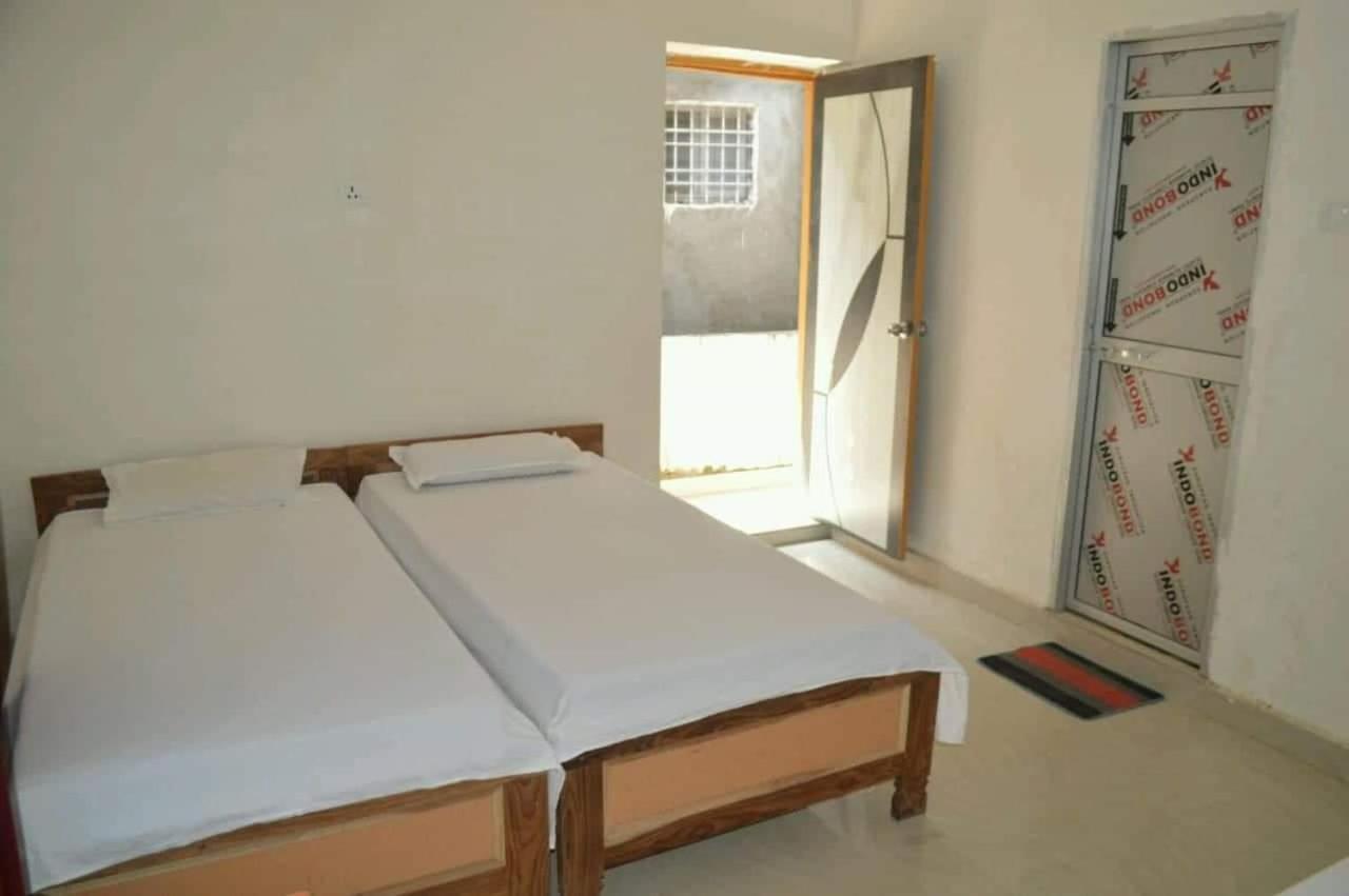 Middle Way Home Stay Bodh Gaya Exterior foto