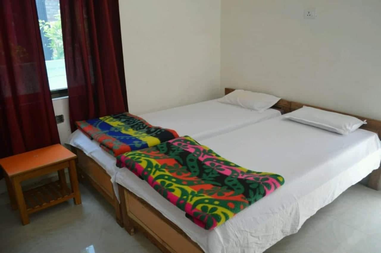 Middle Way Home Stay Bodh Gaya Exterior foto
